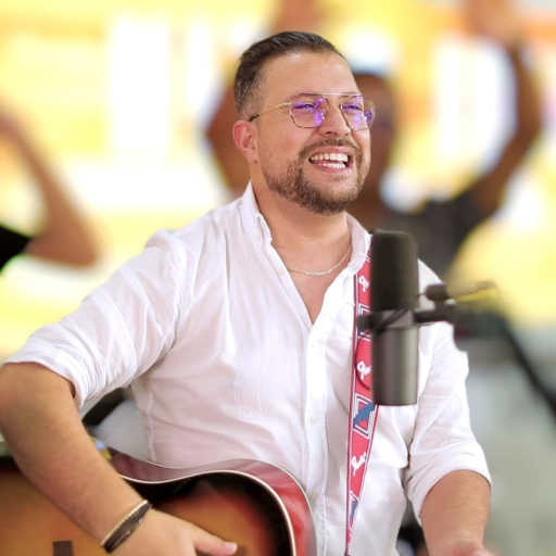 كلمات اغنية نزار إديل – نسيتيني فالأولى مكتوبة