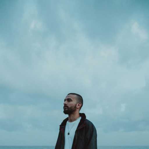 كلمات اغنية عبادة – رضا الناس مكتوبة