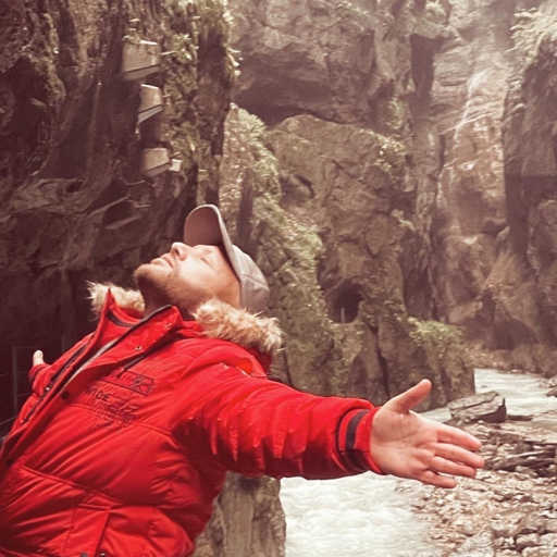 كلمات اغنية ليث معلم  – فوتي على قلبي مكتوبة